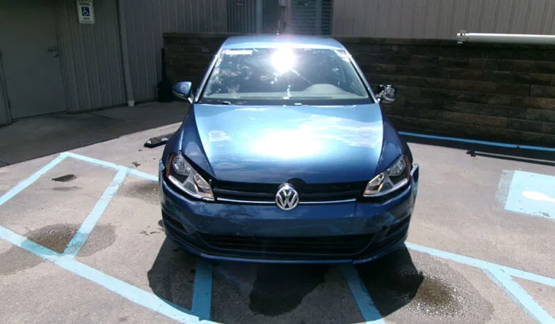 Used 2017 Volkswagen Golf SE FWD image 2