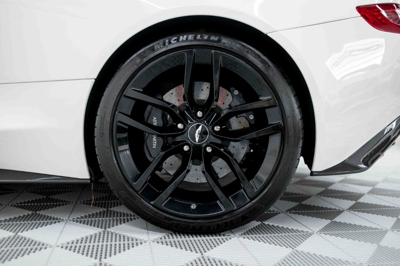 Used 2016 Aston Martin Vanquish Coupe image 31