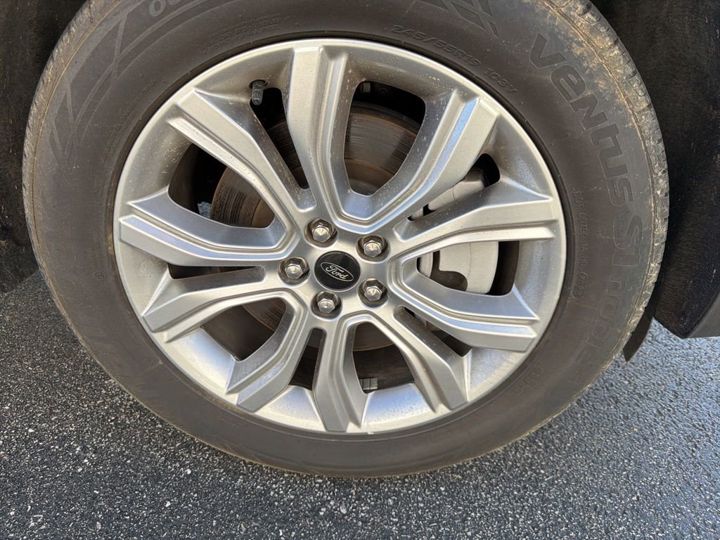 Used 2024 Ford Edge Titanium image 8