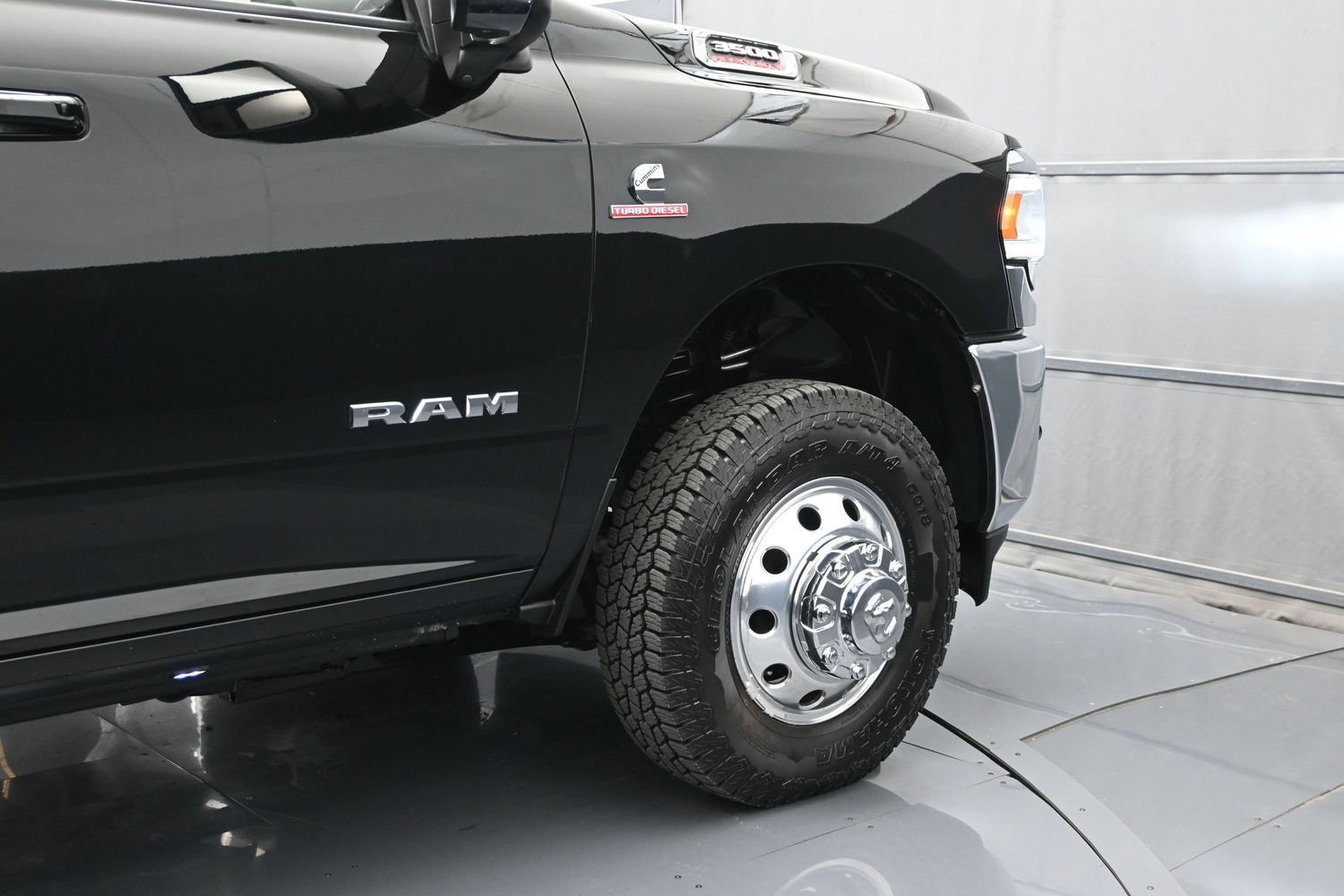 Used 2024 RAM 3500 Laramie w/ Towing Technology Group AWD/4WD image 46