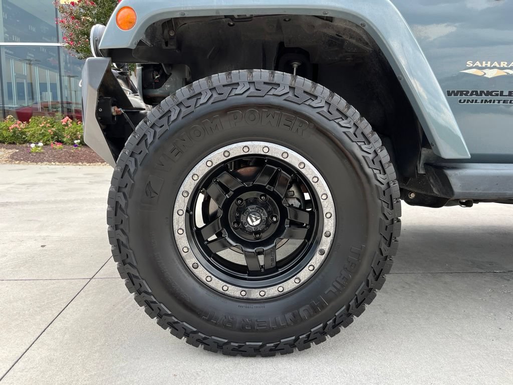 Used 2015 Jeep Wrangler Unlimited Sahara w/ Max Tow Package AWD/4WD image 4