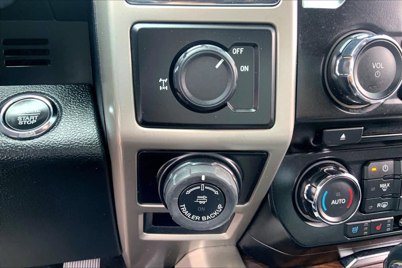 Used 2016 Ford F150 Lariat RWD image 30
