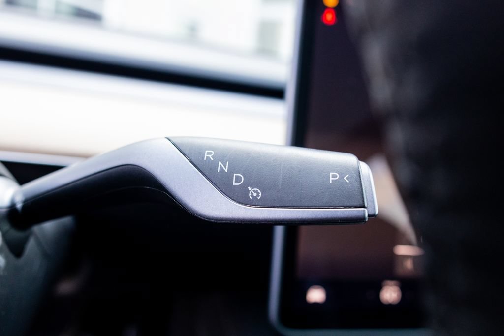 Used 2022 Tesla Model Y Long Range AWD/4WD image 29