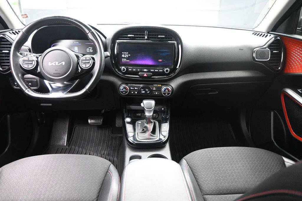 Used 2023 Kia Soul GT-Line w/ GT-Line Technology Package FWD image 9
