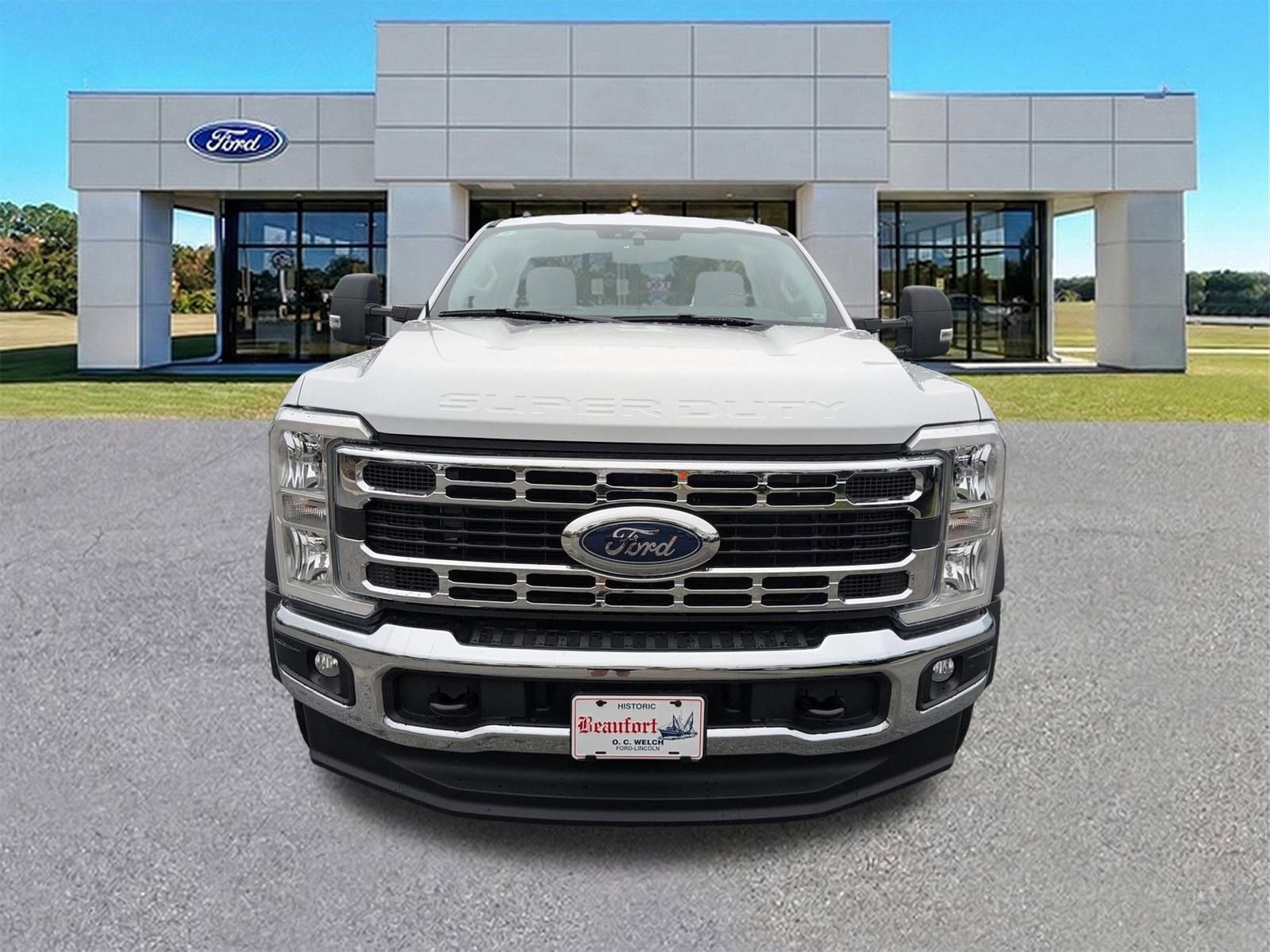 New 2025 Ford F550 4x4 Regular Cab Super Duty image 9