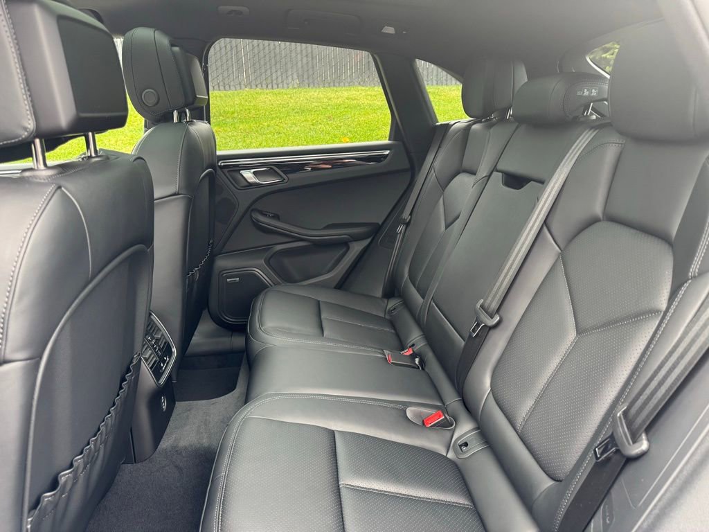 Used 2024 Porsche Macan image 33
