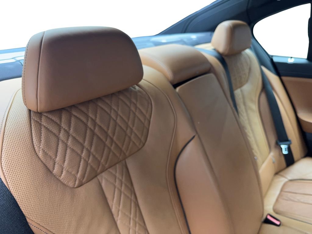 Used 2017 BMW 750i xDrive image 41