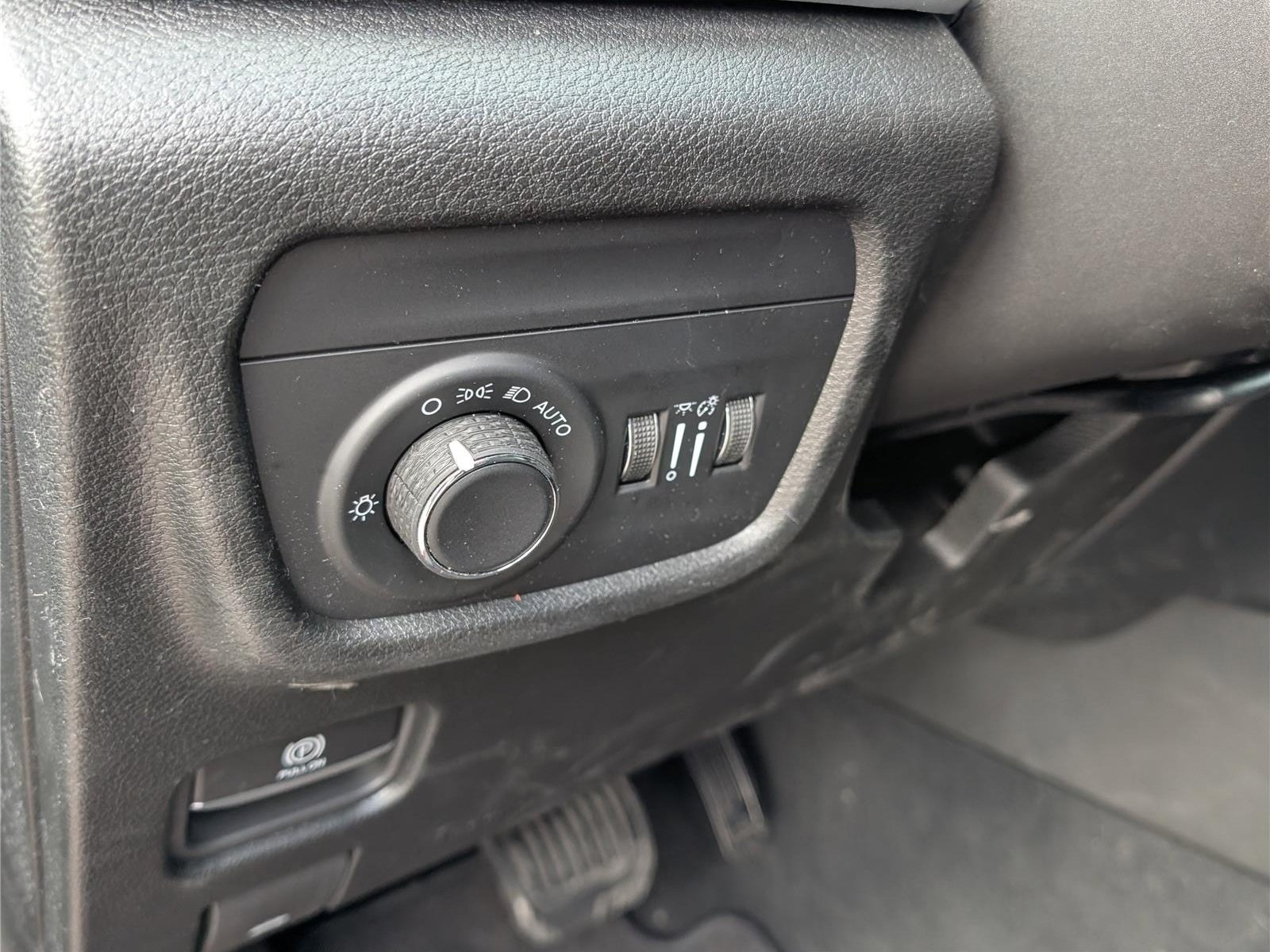 New 2026 Jeep Grand Cherokee Altitude AWD/4WD image 18