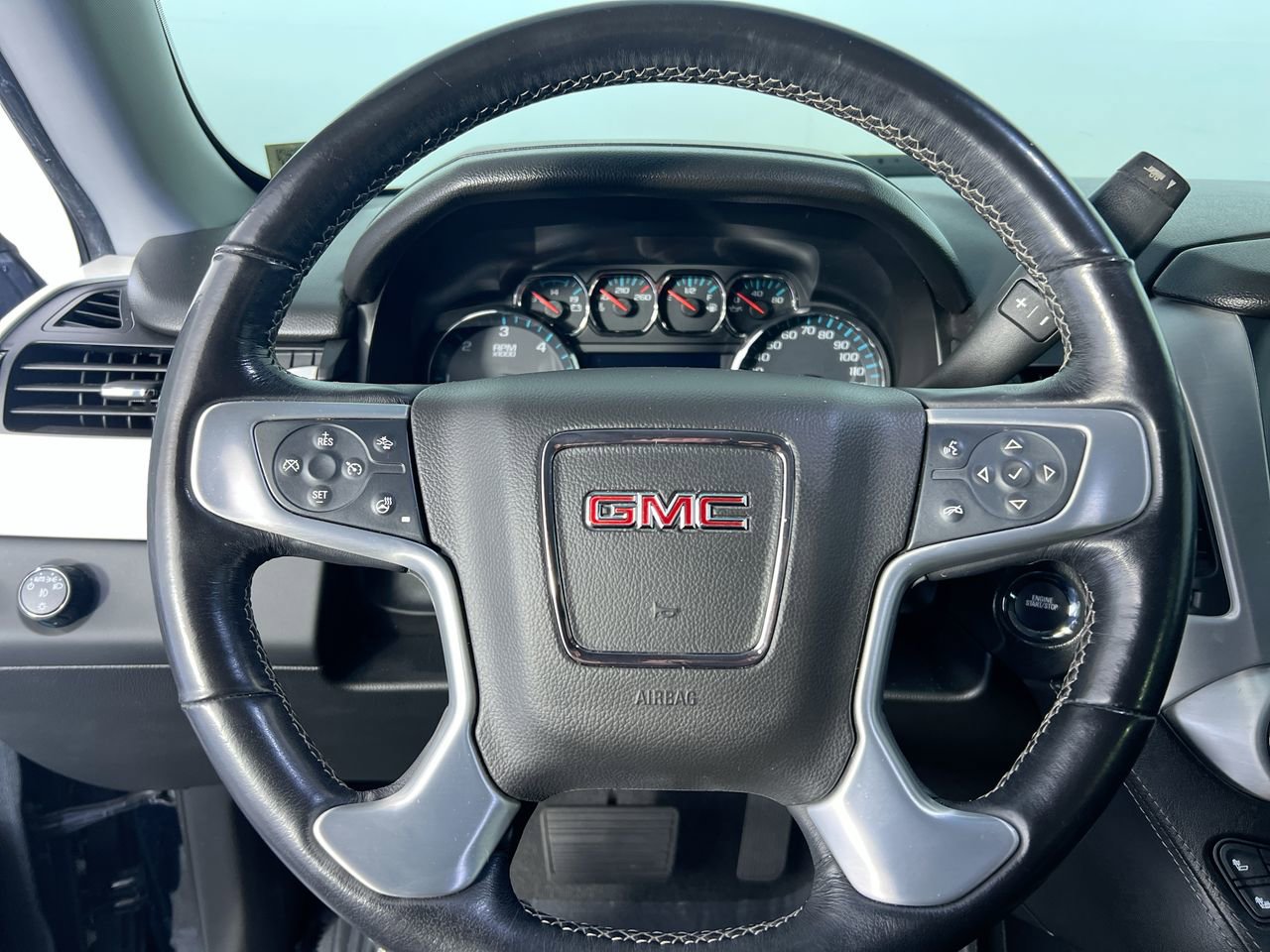 Used 2019 GMC Yukon SLT w/ Graphite Edition RWD image 15