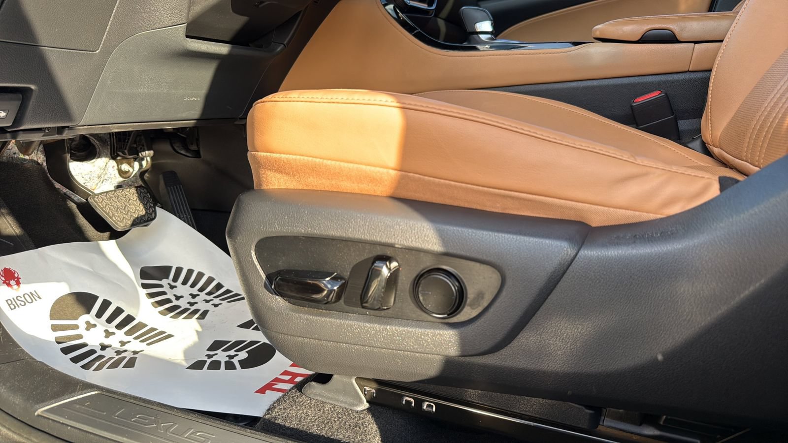 Used 2022 Lexus NX 250 FWD w/ Towing Package (2000 Lbs) image 10