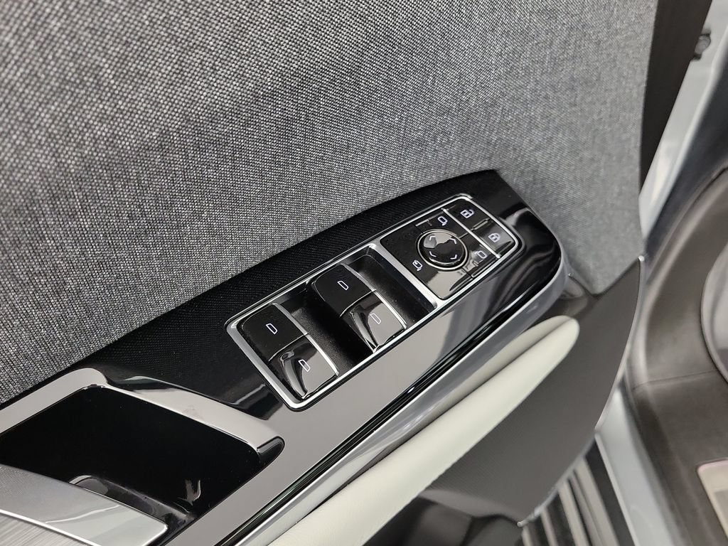 Used 2025 Cadillac Escalade V AWD/4WD image 21