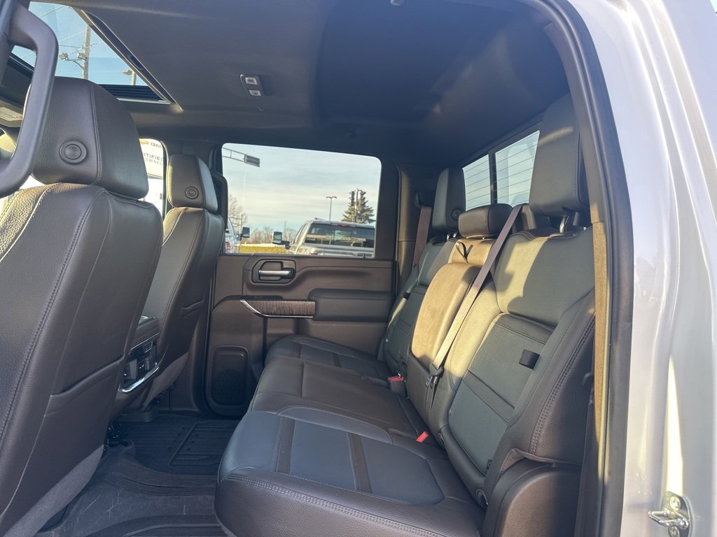 Used 2023 GMC Sierra 3500 Denali w/ Denali Ultimate Package image 9