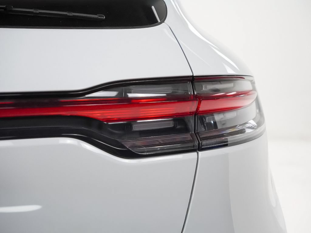 Certified 2026 Porsche Macan Turbo AWD/4WD image 10