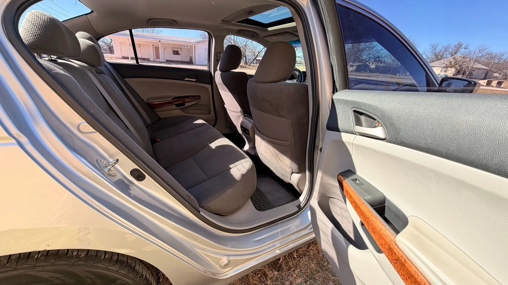 Used 2011 Honda Accord EX image 27