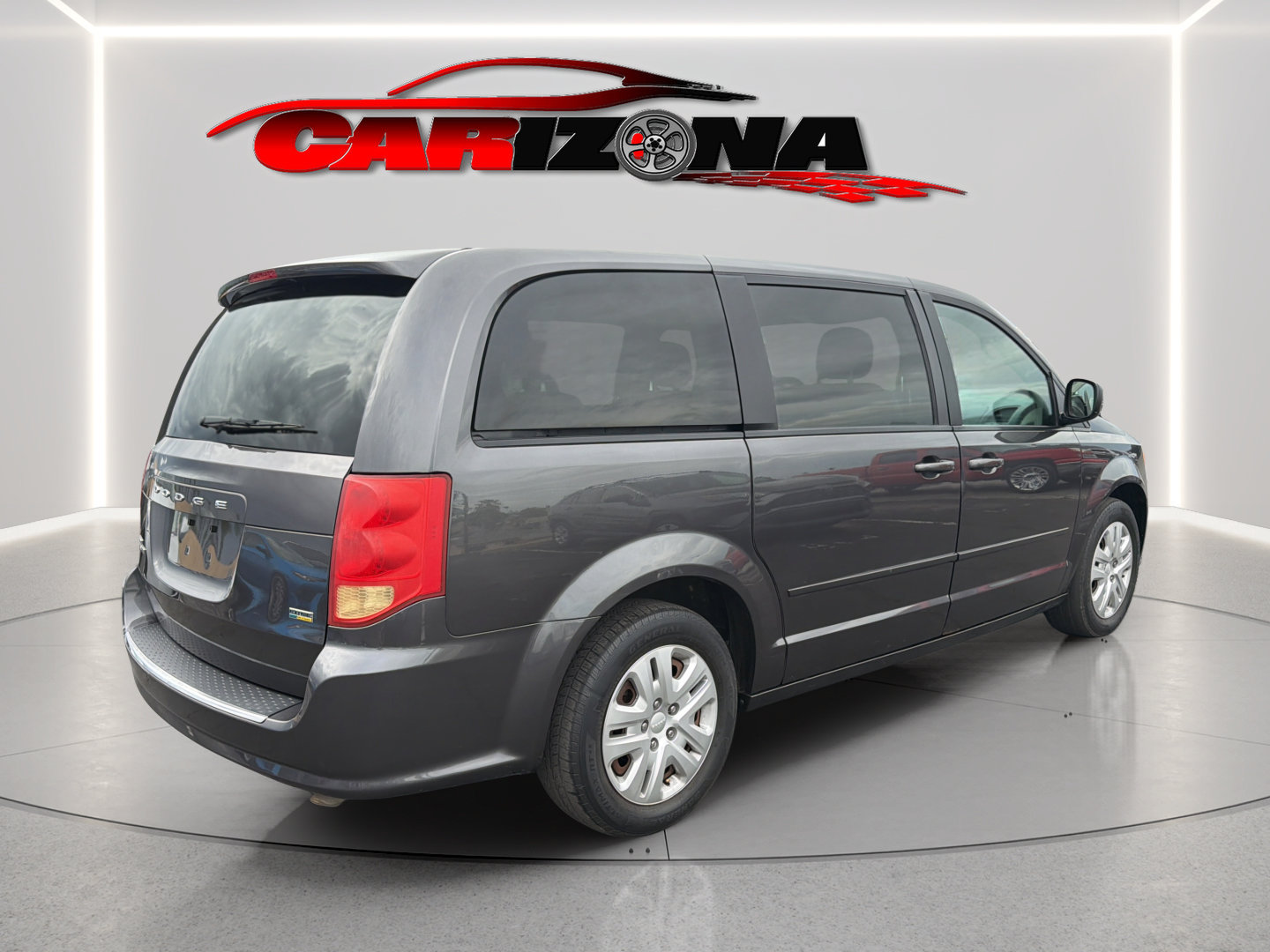 Used 2017 Dodge Grand Caravan SE FWD image 4