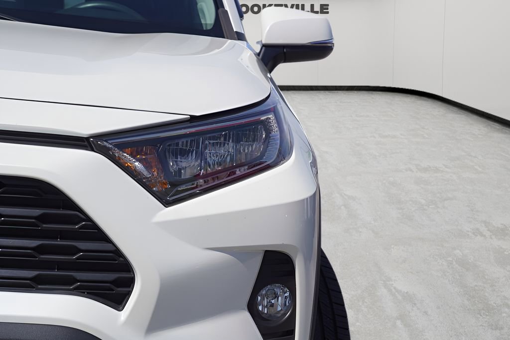 Used 2021 Toyota RAV4 XLE Premium image 5
