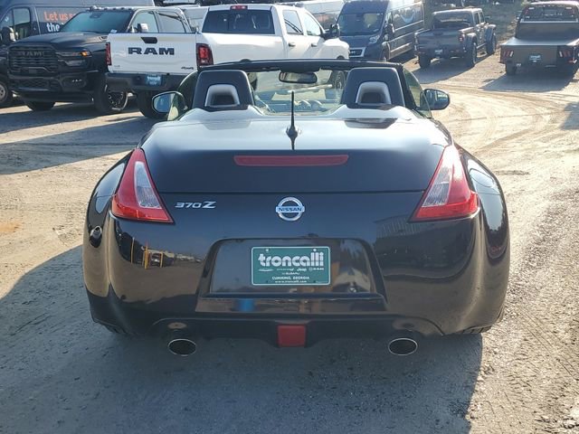 Used 2017 Nissan 370Z Touring image 10