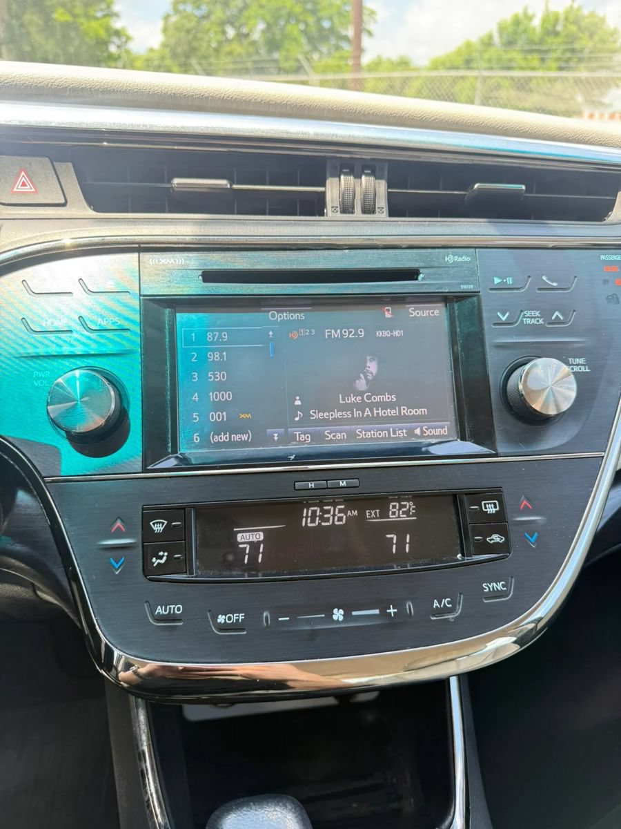 Used 2016 Toyota Avalon XLE FWD image 6