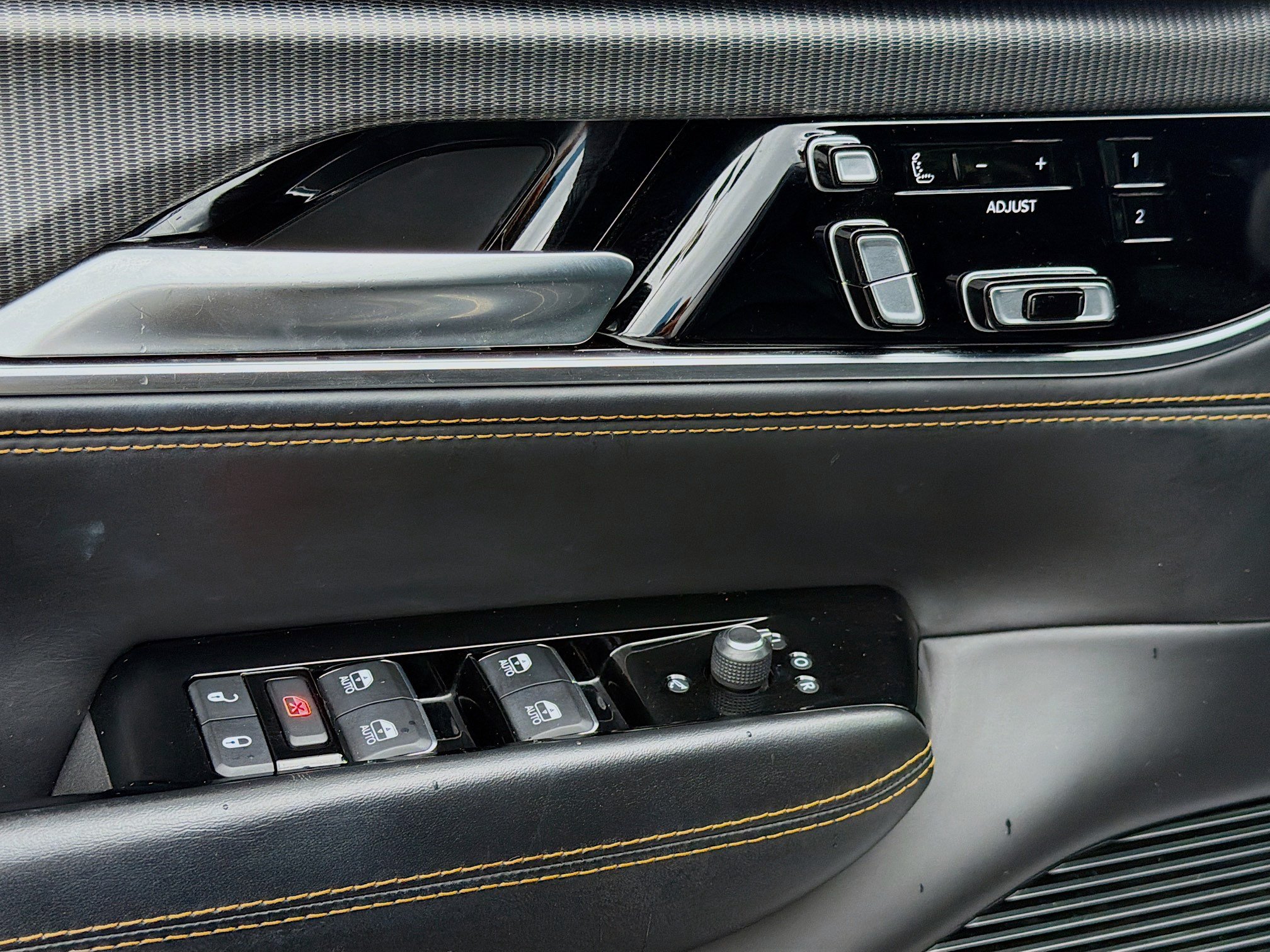Used 2023 Jeep Grand Wagoneer Series III w/ Rear Seat Video Group 1 AWD/4WD image 23