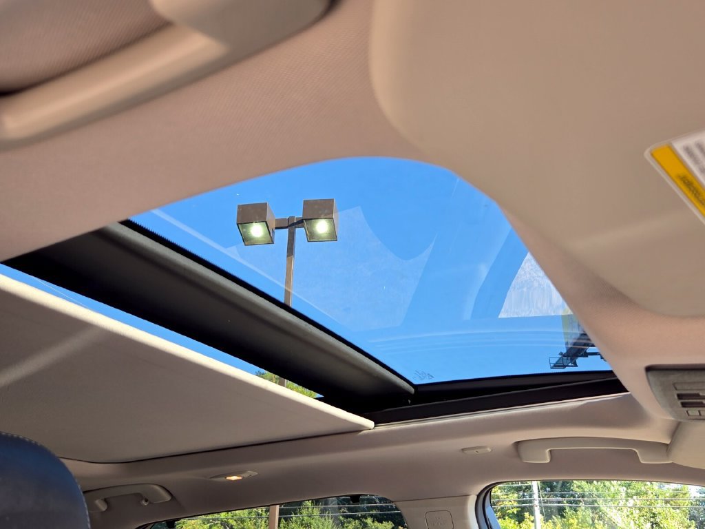 Used 2022 Nissan Rogue Platinum w/ Head-Up Display Package FWD image 19