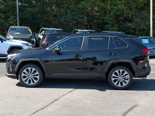 Used 2022 Toyota RAV4 XLE Premium FWD image 4