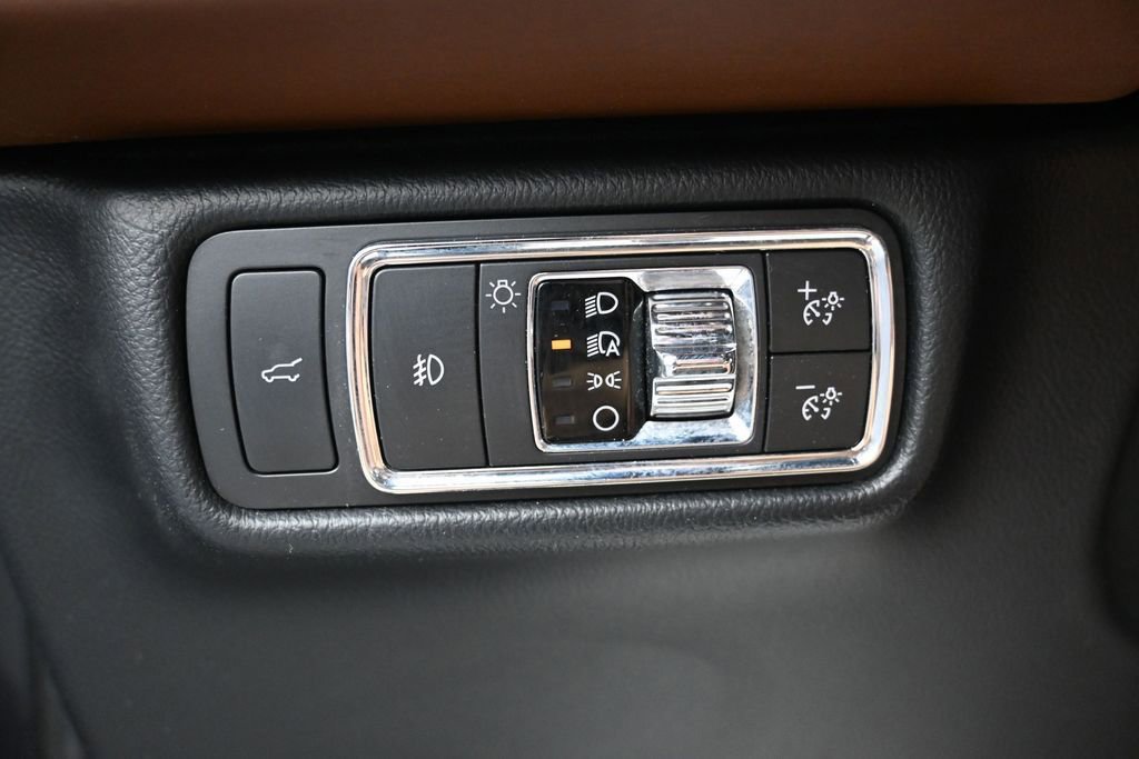 Used 2020 Lincoln Aviator Reserve w/ Class IV Trailer Tow Package AWD/4WD image 17