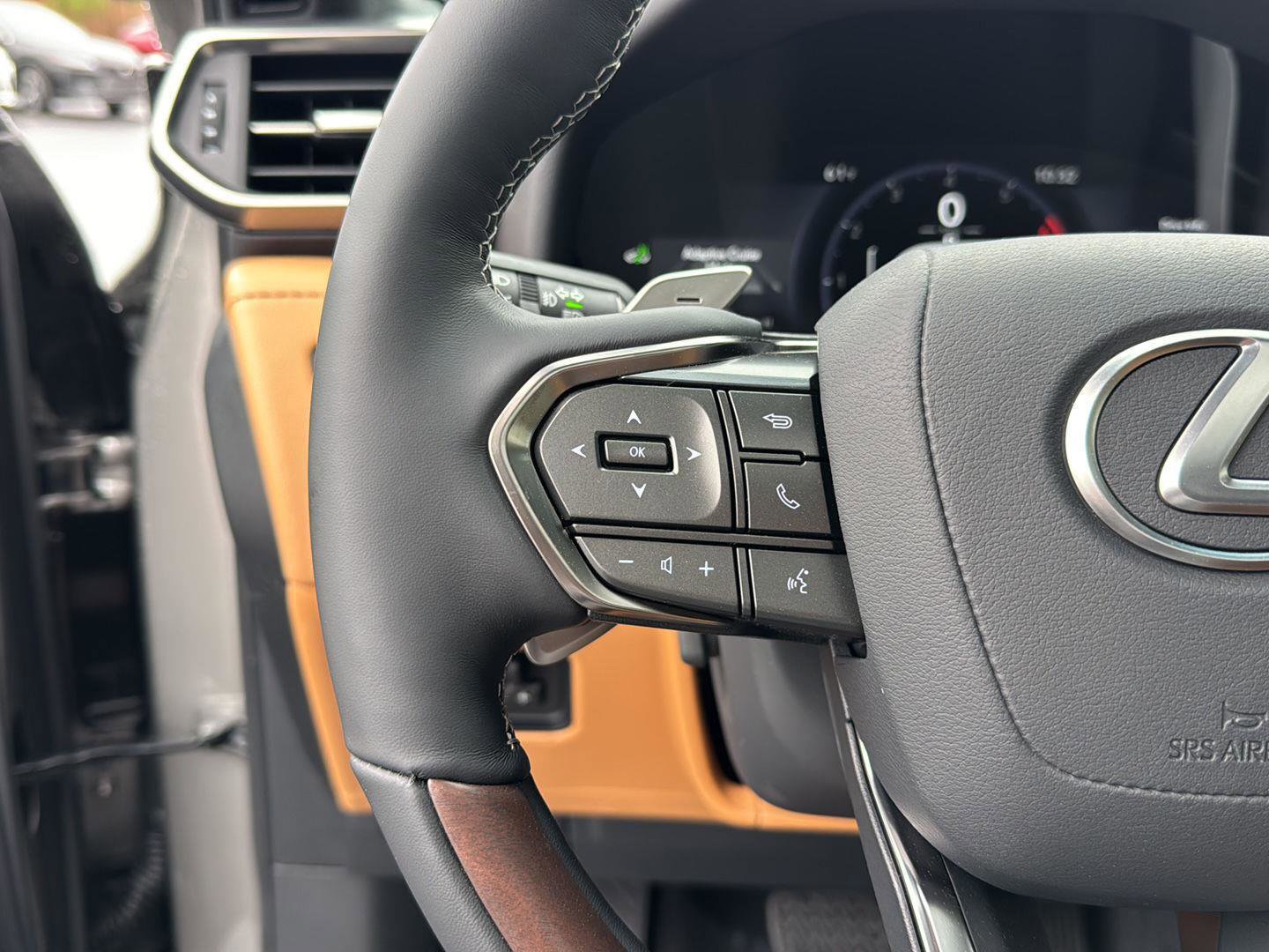 New 2026 Lexus LX 700h Luxury image 18