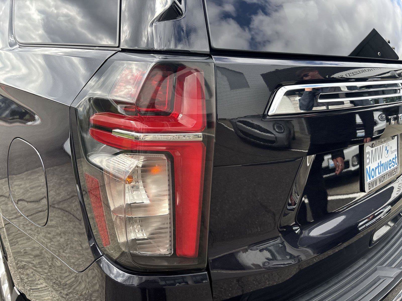 Used 2022 Chevrolet Tahoe LT w/ Luxury Package AWD/4WD image 7