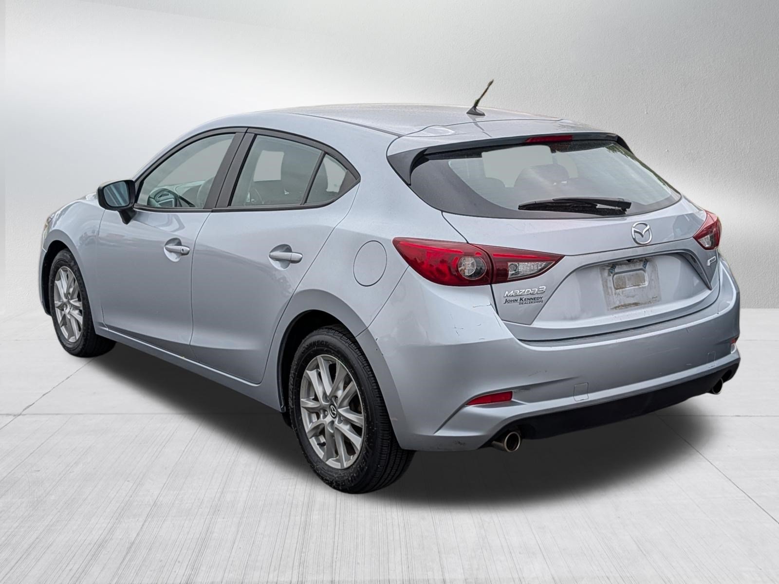 Used 2017 MAZDA MAZDA3 Sport FWD image 3