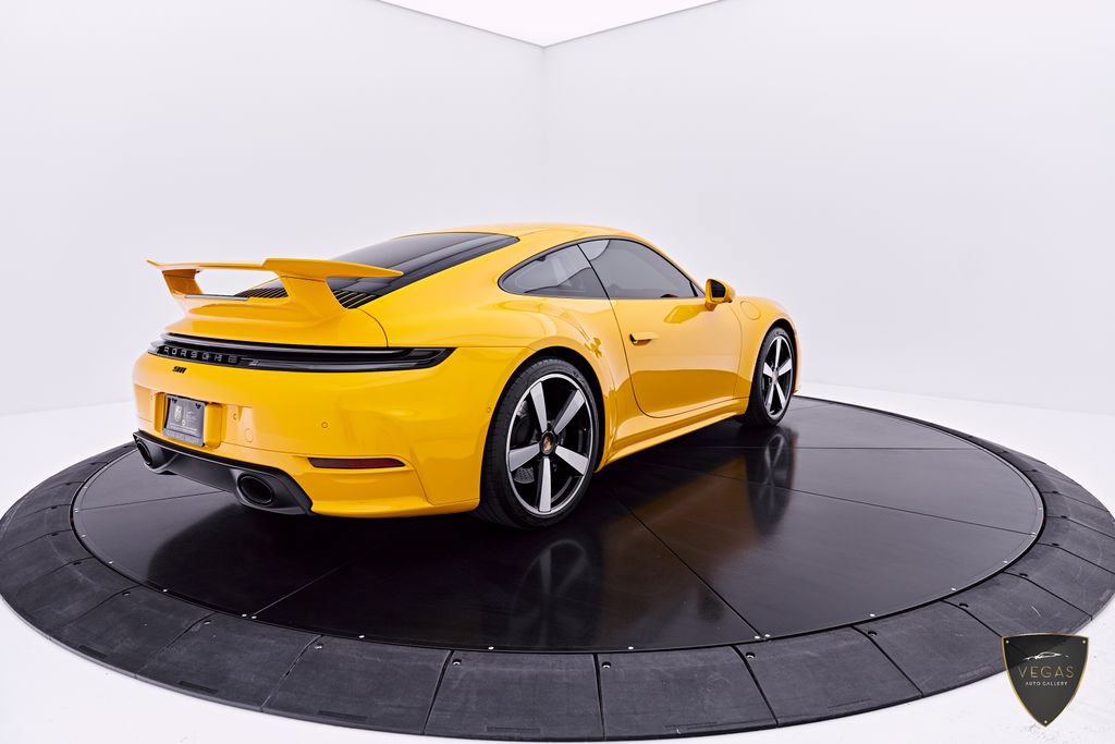 Used 2025 Porsche 911 Carrera RWD image 19