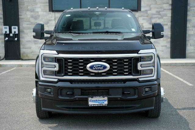 Used 2025 Ford F450 Platinum image 2