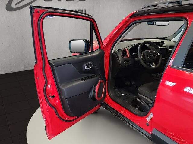 Used 2023 Jeep Renegade Trailhawk w/ Trailer Tow Group AWD/4WD image 36
