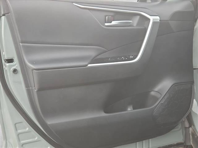 Used 2021 Toyota RAV4 XLE w/ Carpet Mat Package (TMS) AWD/4WD image 10