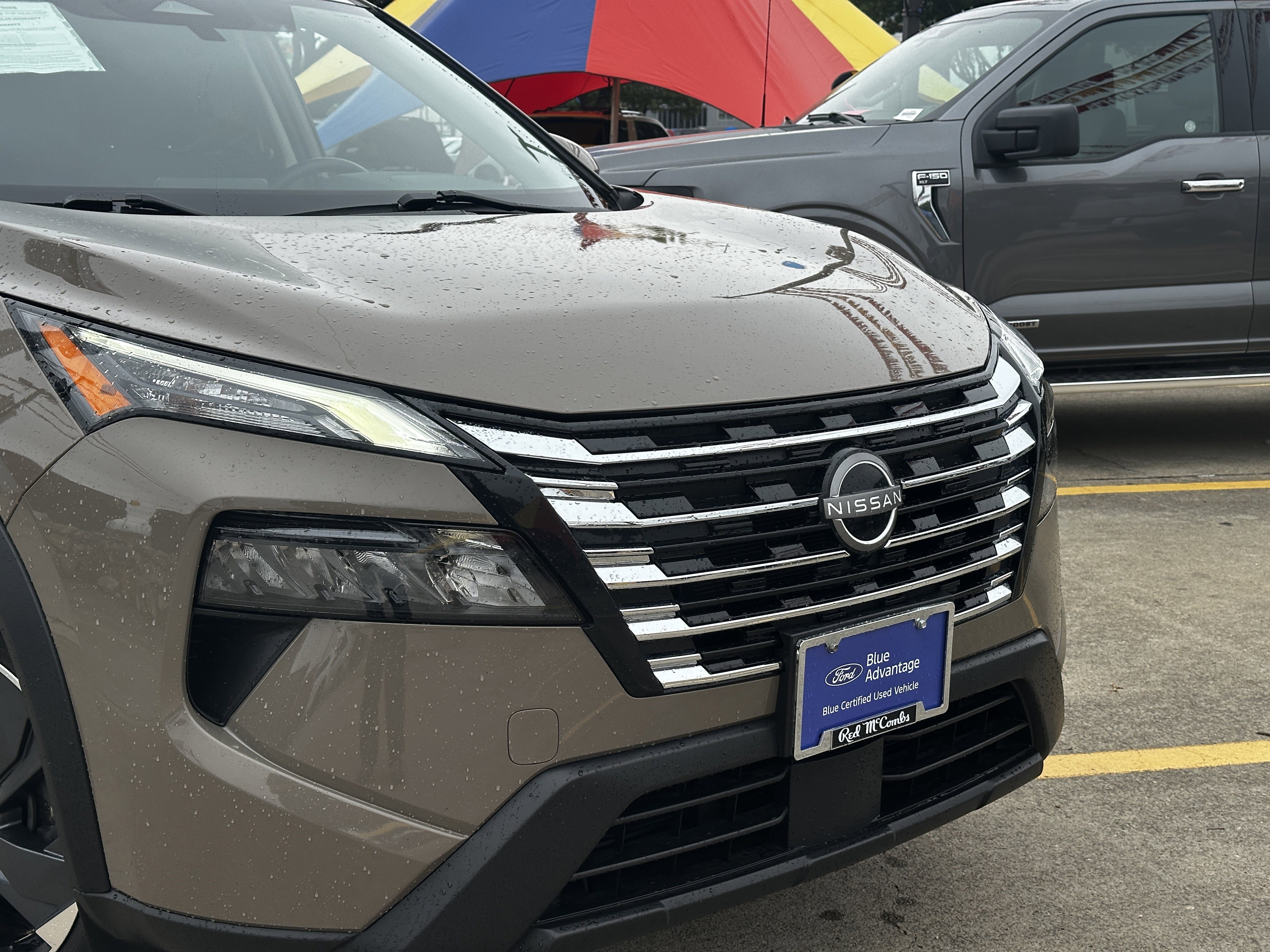 Used 2024 Nissan Rogue SV FWD image 2