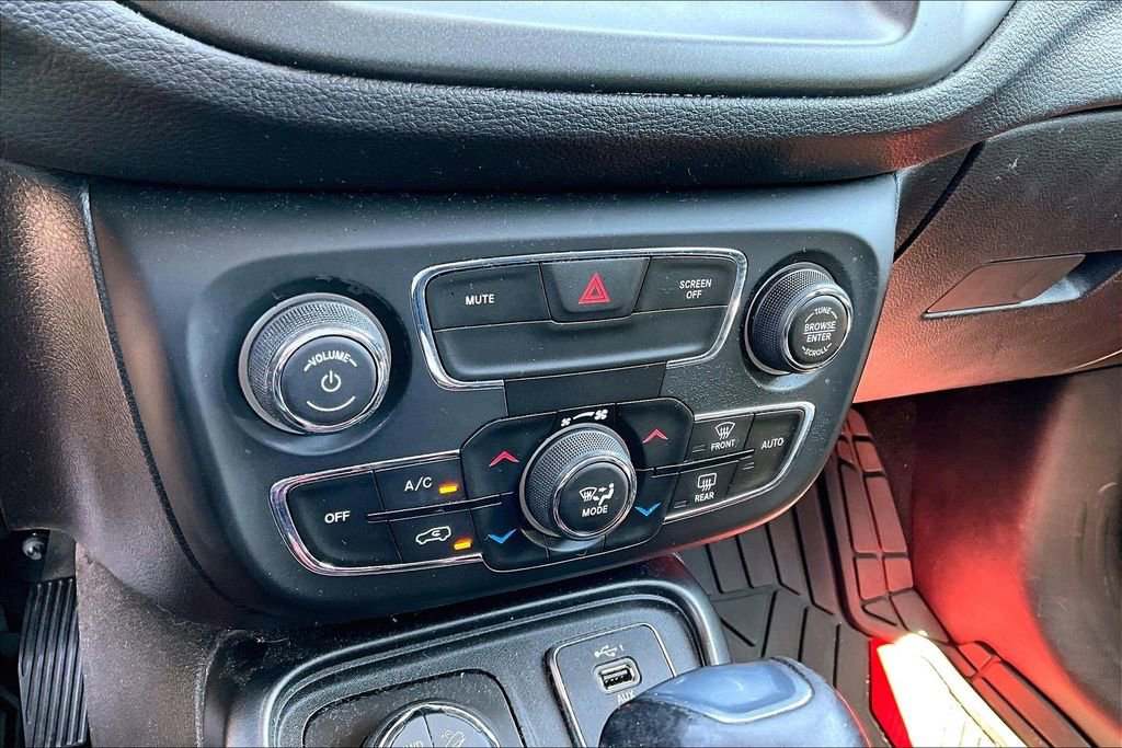 Used 2020 Jeep Compass Trailhawk AWD/4WD image 21