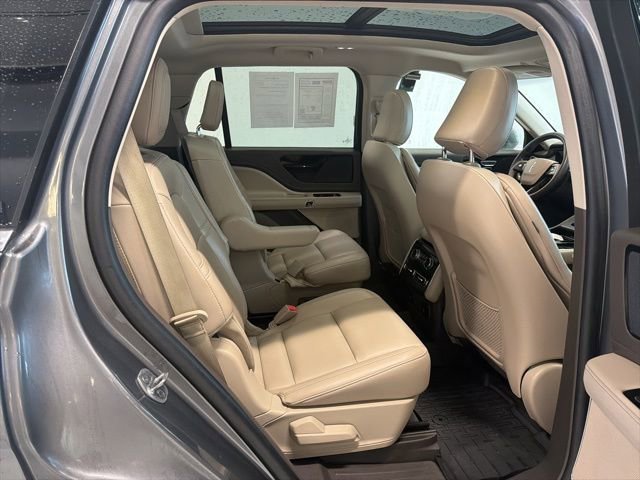 Used 2023 Lincoln Aviator AWD w/ Premium Package image 40