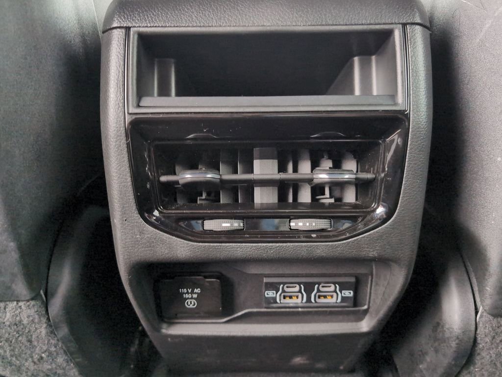 Used 2025 Jeep Grand Cherokee Laredo w/ Luxury Tech Group I image 34