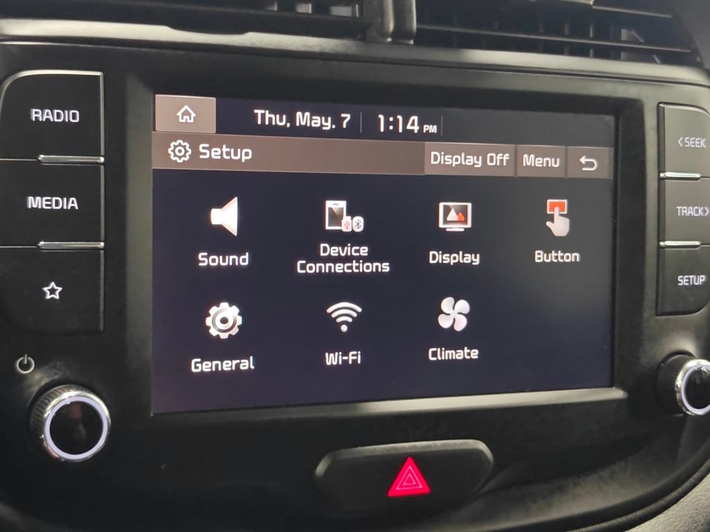 Used 2025 Kia Soul LX w/ LX Technology Package FWD image 28