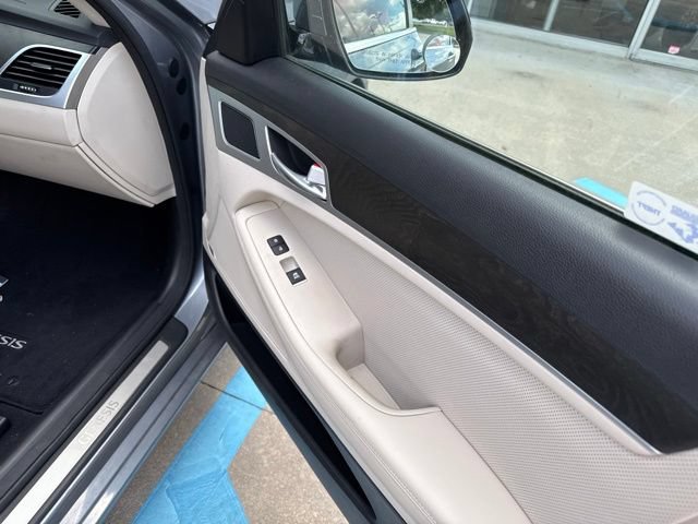 Used 2016 Hyundai Genesis 3.8 w/ Option Group 04 AWD/4WD image 16