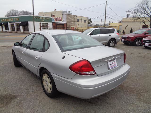 Used 2004 Ford Taurus LX image 5