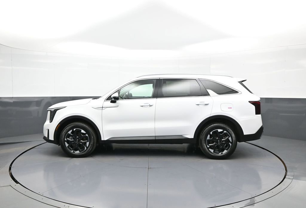 Certified 2024 Kia Sorento S image 9