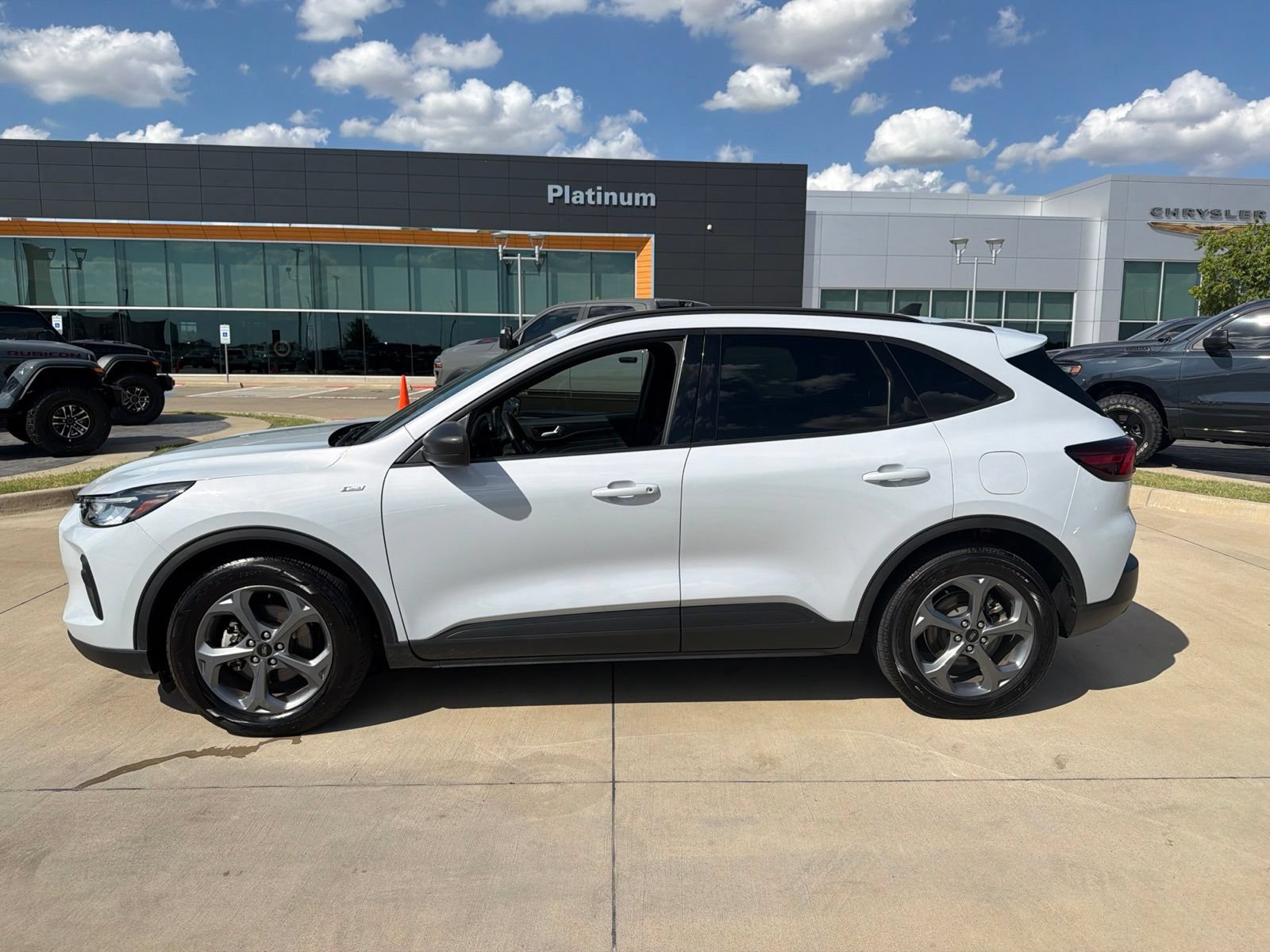 Used 2025 Ford Escape ST-Line FWD video 2