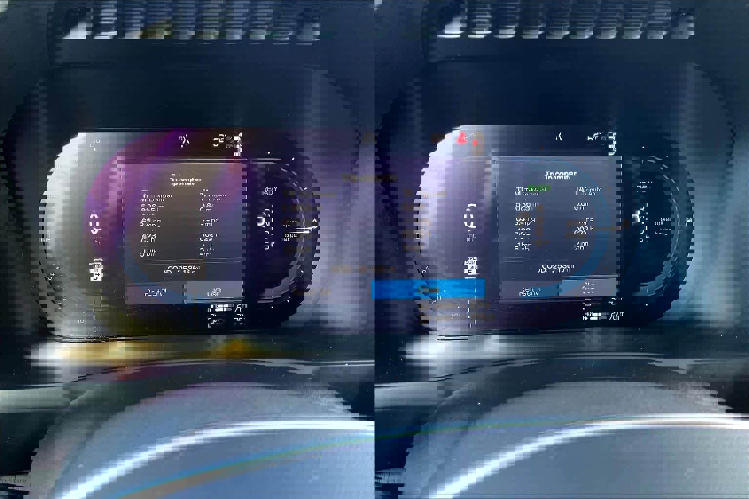 Used 2023 Volvo XC90 T8 Ultimate w/ Lounge Package image 23