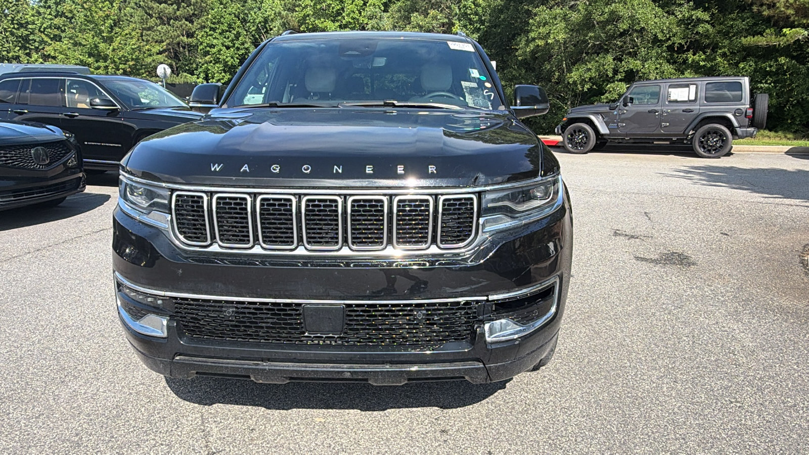 Used 2025 Jeep Wagoneer L 4WD image 3