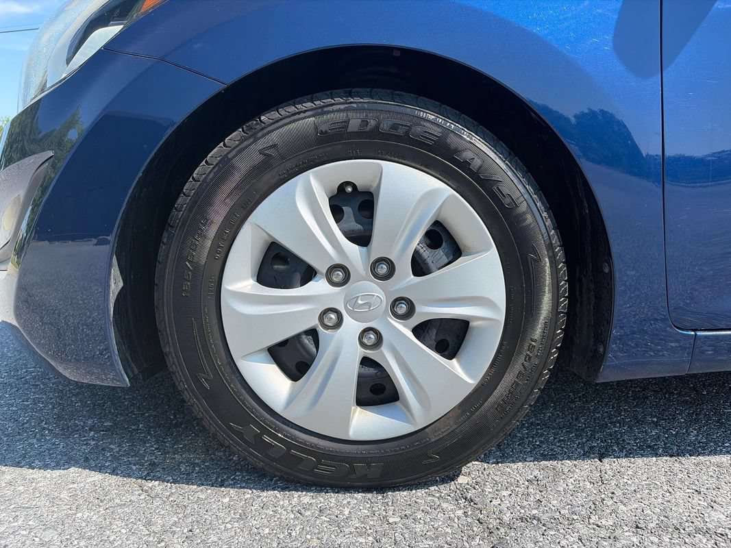 Used 2016 Hyundai Elantra SE FWD image 29
