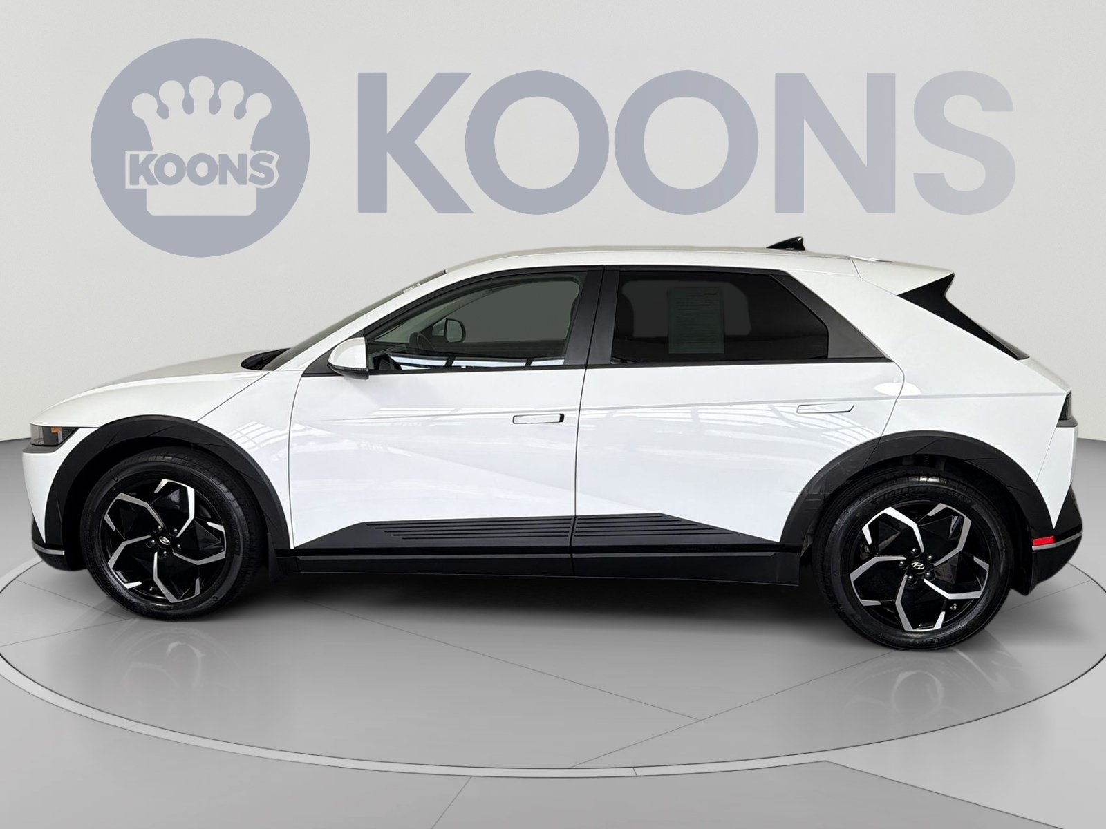 Used 2023 Hyundai Ioniq 5 SEL AWD/4WD image 2