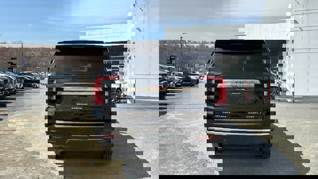 Used 2024 GMC Yukon Denali image 7