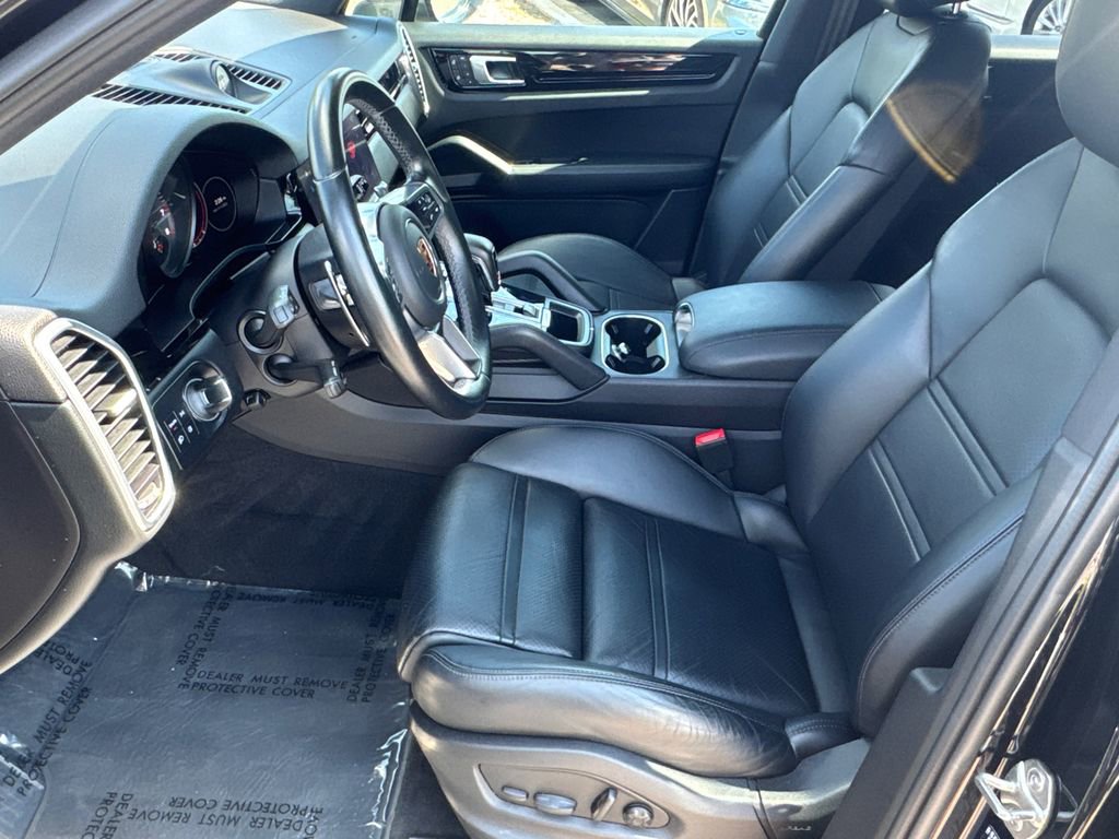 Used 2022 Porsche Cayenne Base image 9