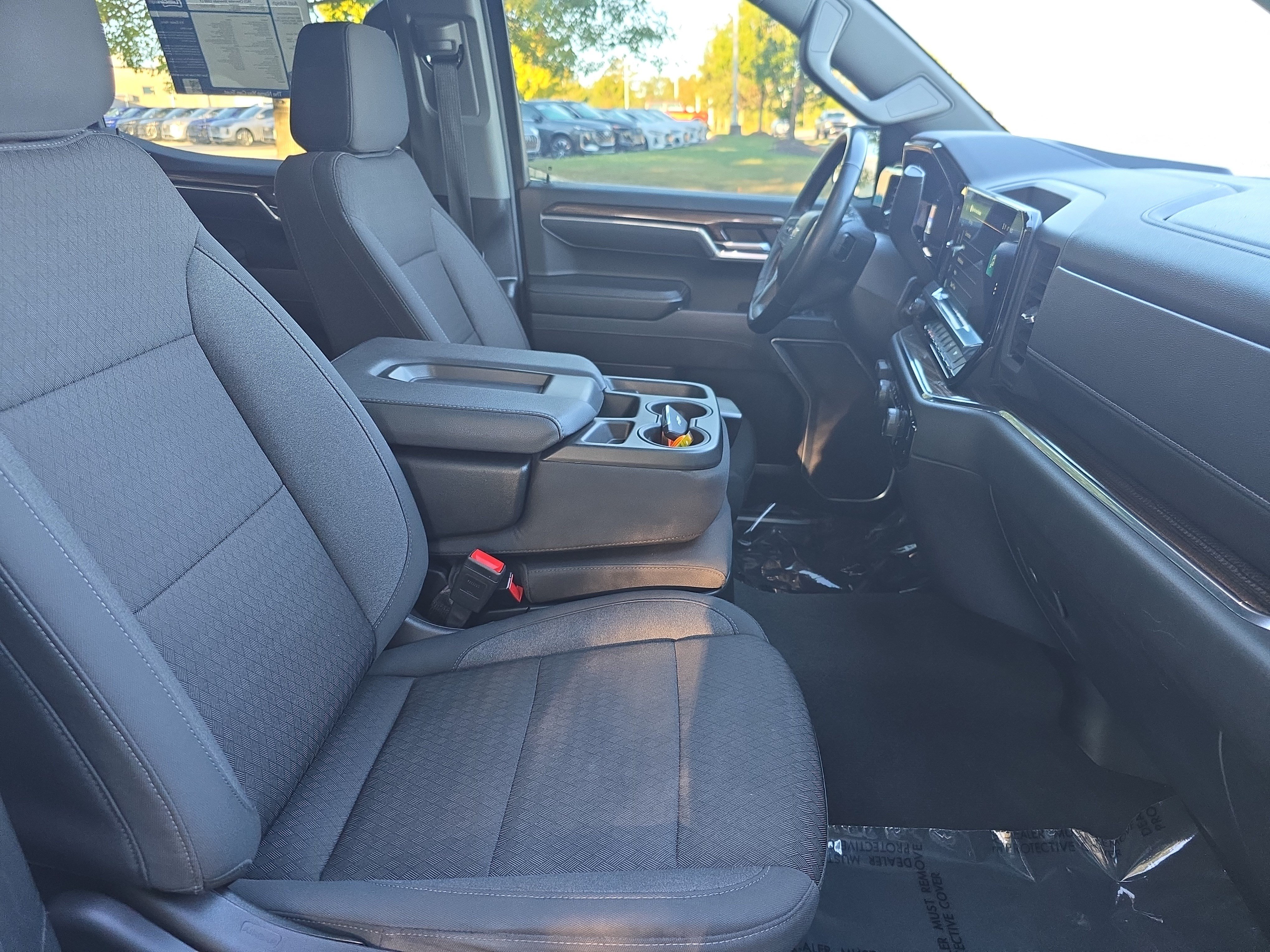 Used 2025 Chevrolet Silverado 1500 LT RWD image 10