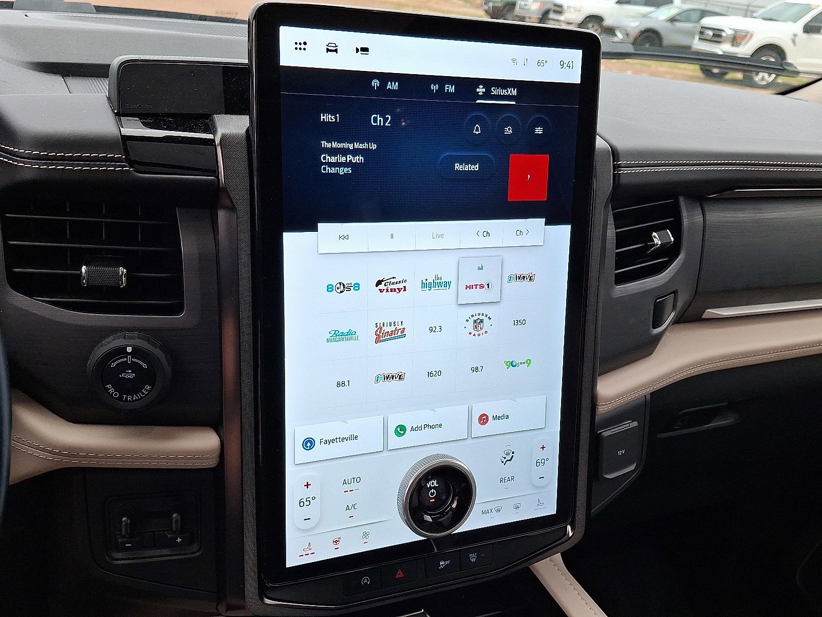 Used 2023 Ford Expedition Platinum image 18